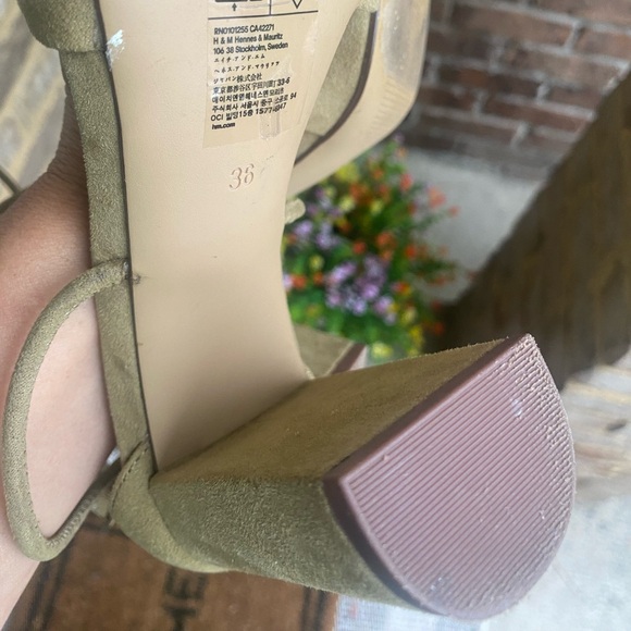 Green Suede Heels Sz 36 - Picture 10 of 13